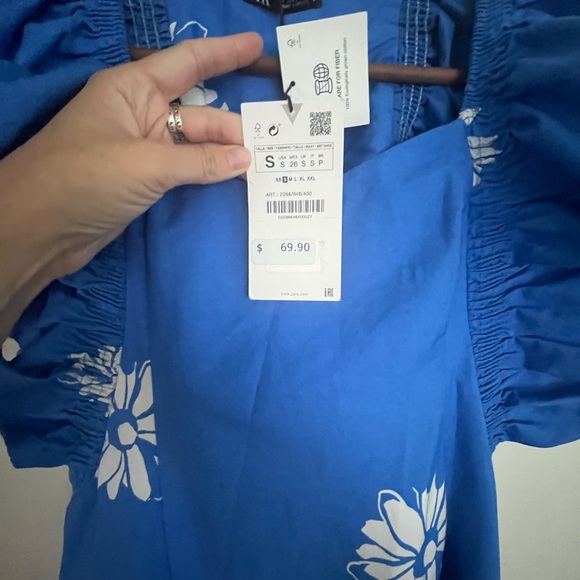 DRESS - Picture 2 of 3